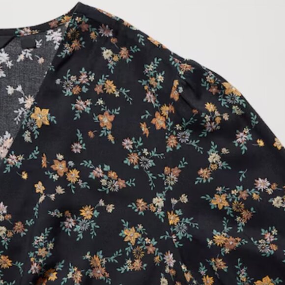 Uniqlo Printed V-Neck Long-Sleeve Flare Mini Dress - Picture 6 of 11